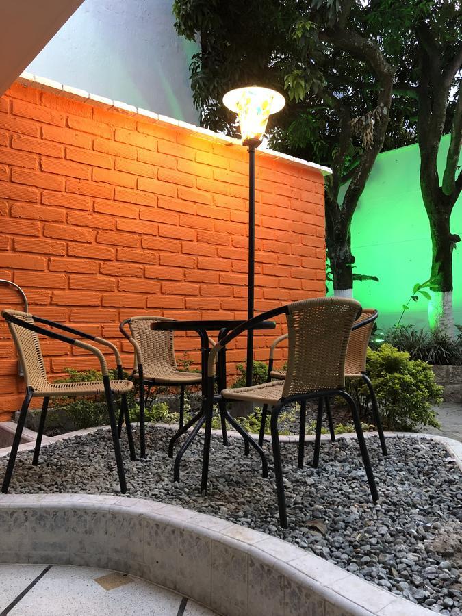 Backpackers Inn Меделин Екстериор снимка