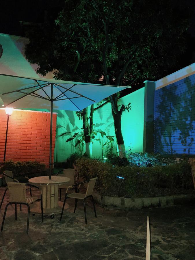 Backpackers Inn Меделин Екстериор снимка