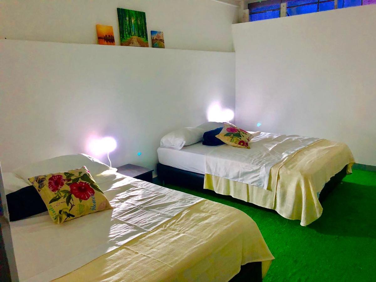 Backpackers Inn Меделин Екстериор снимка