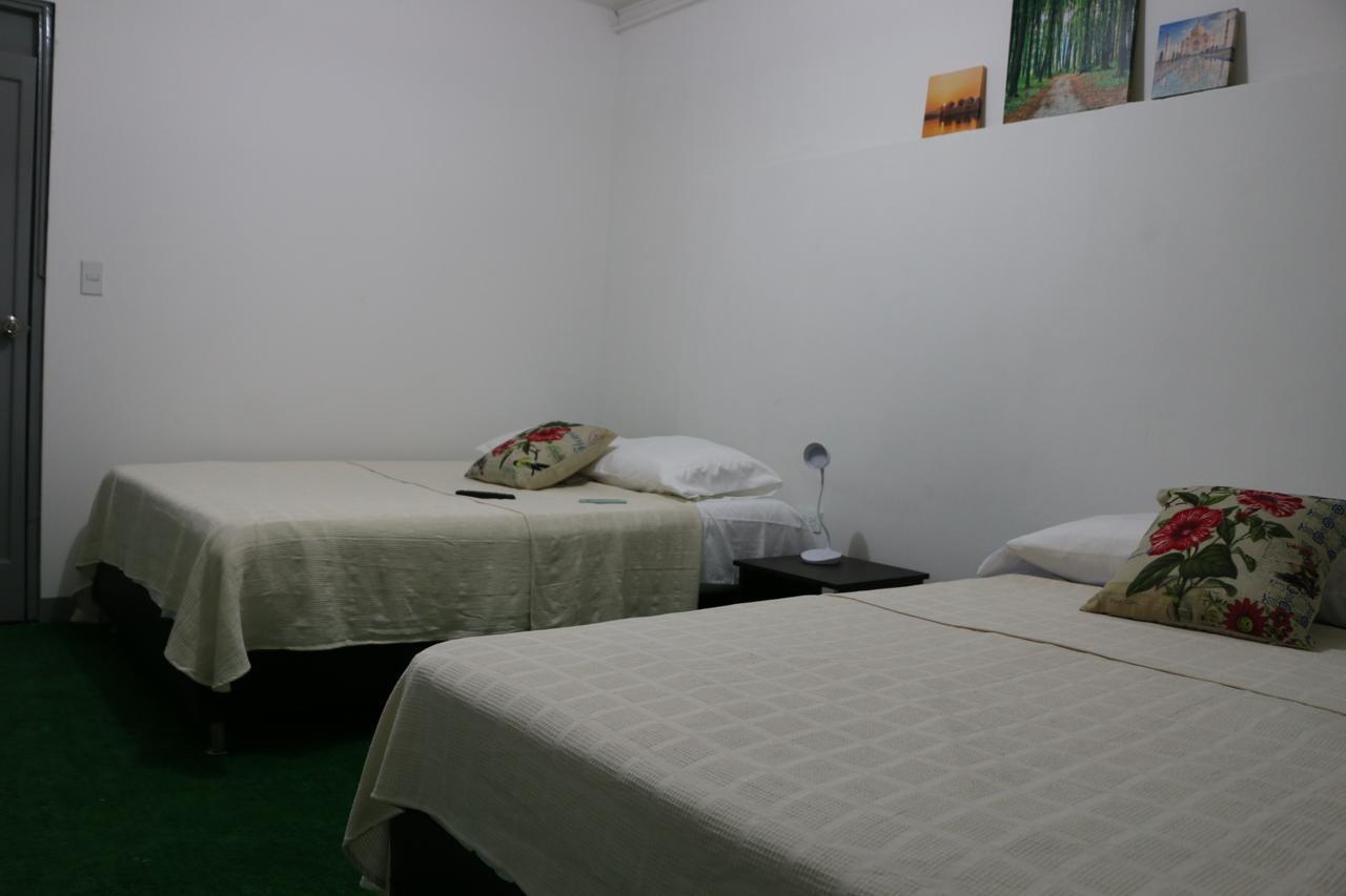 Backpackers Inn Меделин Екстериор снимка