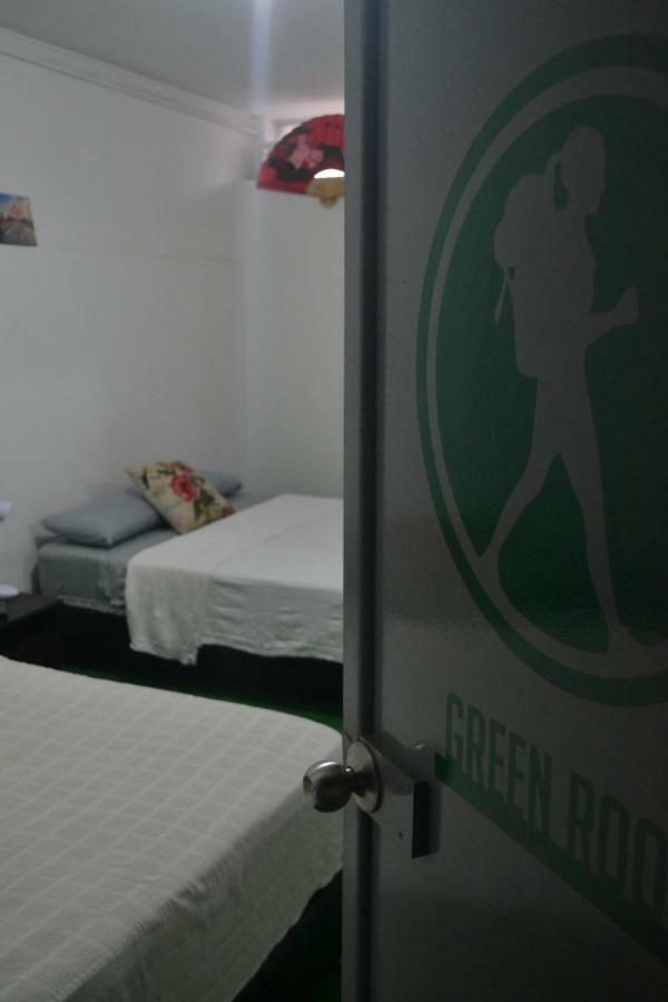 Backpackers Inn Меделин Екстериор снимка