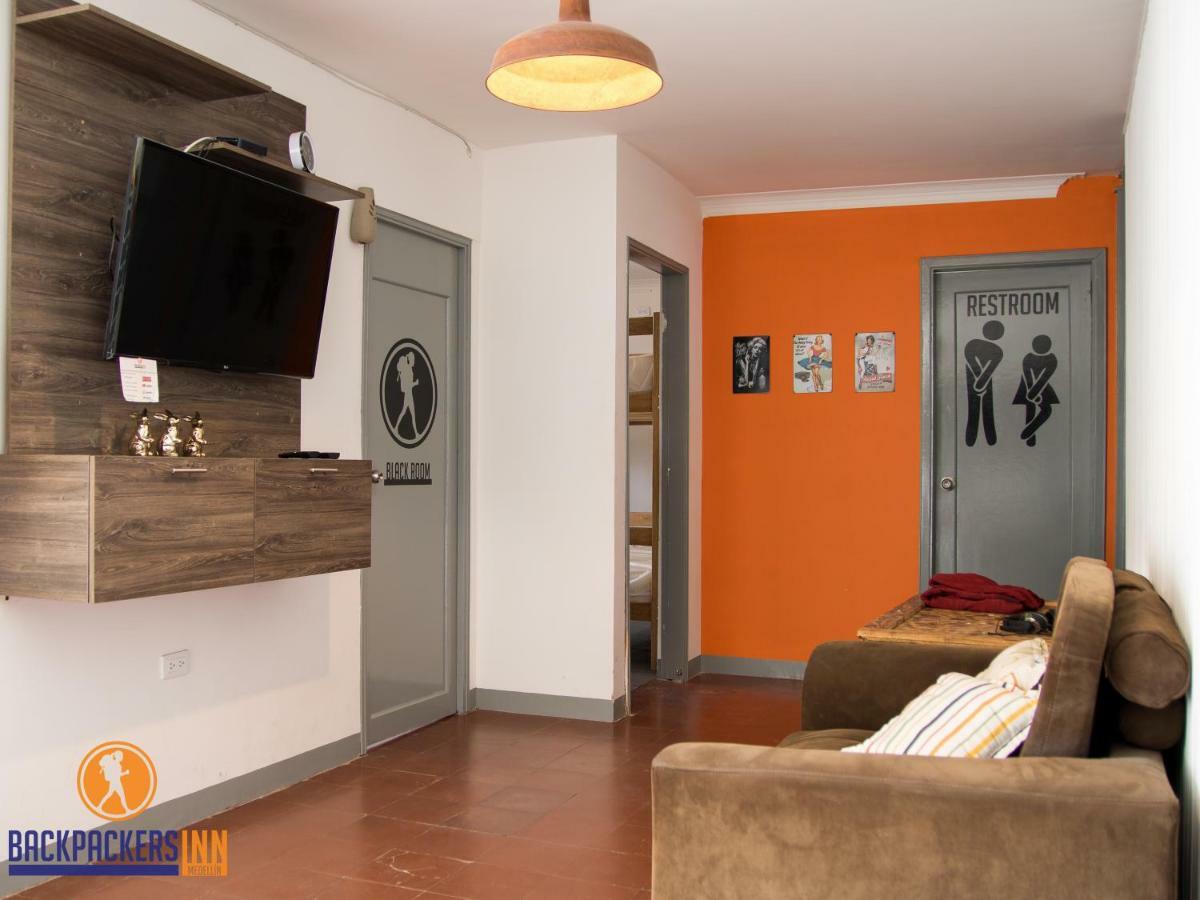 Backpackers Inn Меделин Екстериор снимка